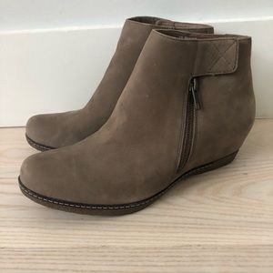 Dansko Leanna bootie, 7.5/8